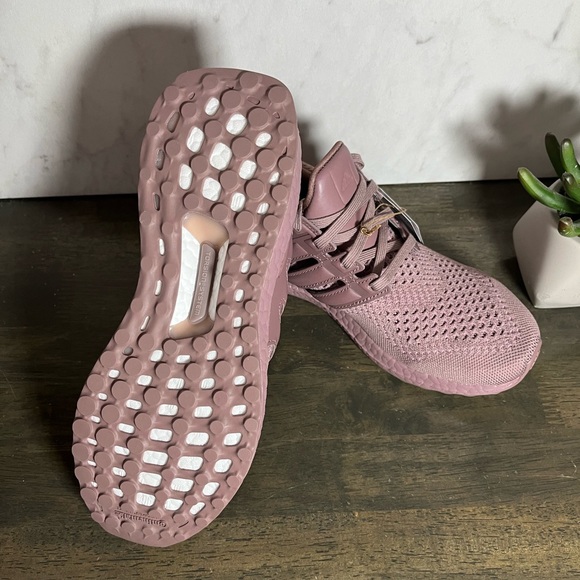 adidas UltraBOOST 1.0 DNA - Picture 9 of 10